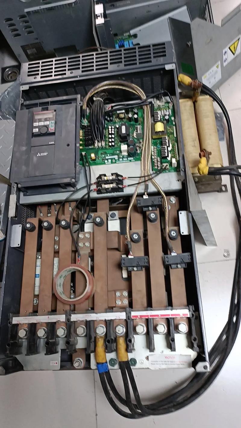 【新媒體】電壓低引發的變頻器維修