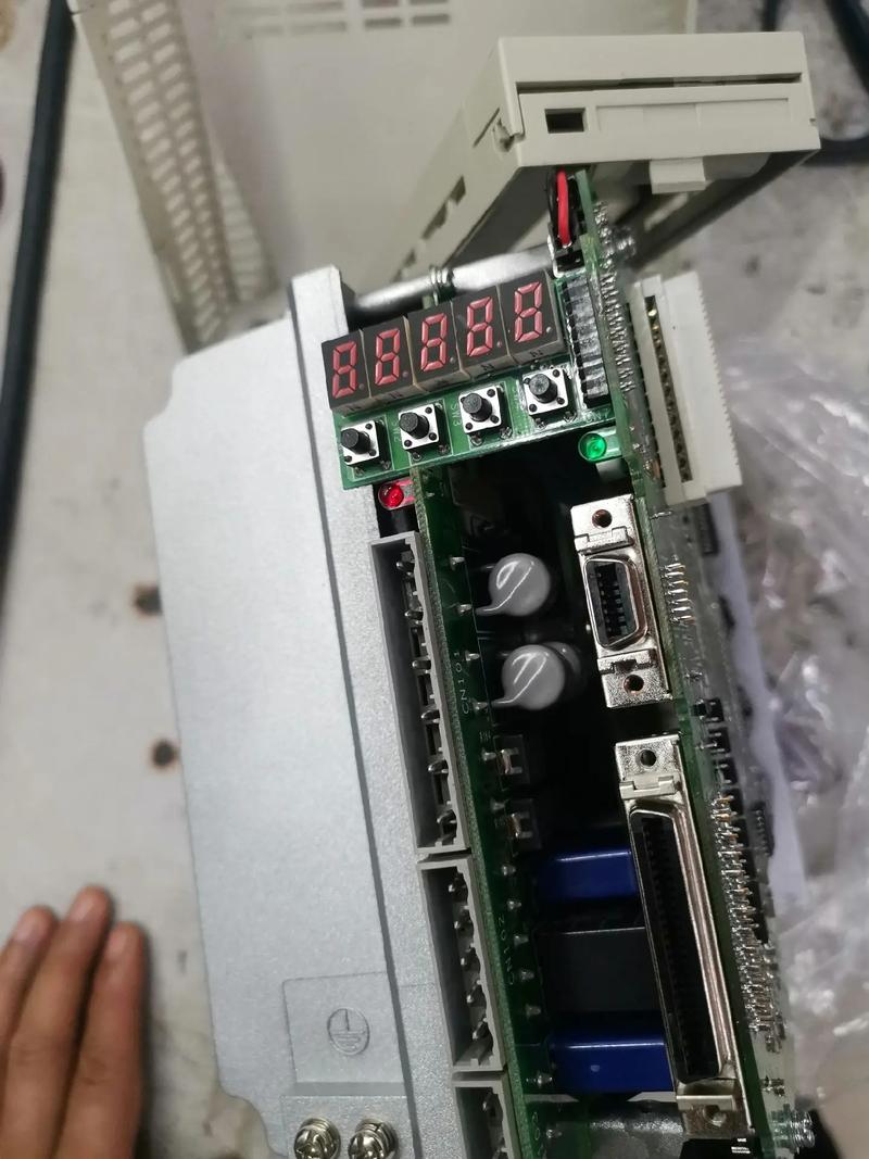 專業維修進口伺服電機電話，伺服電機維修視頻教程