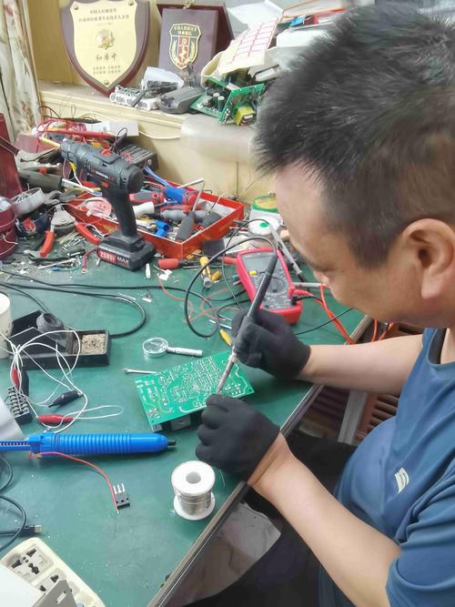 維修固定電路板視頻教程，電路板維修工具大全